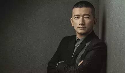 敬仰的靈魂剪輯師-神壇上企業宣傳片的舞者 敬仰的靈魂剪輯師-神壇上企業宣傳片的舞者