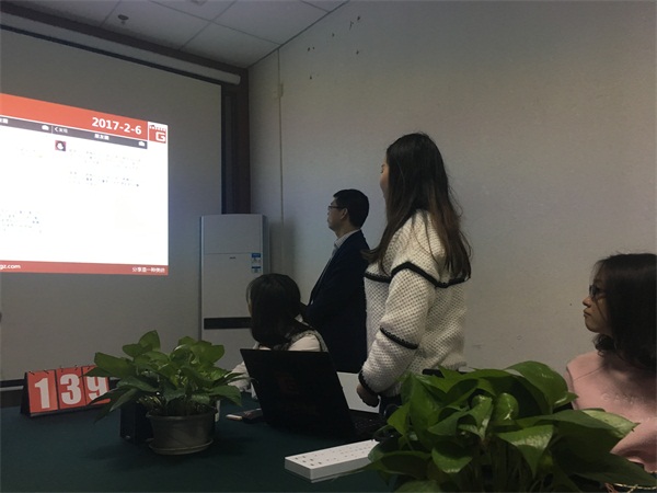 瓜瓜早課堂(139)-微笑,贊美,講故事! 瓜瓜早課堂(139)-微笑,贊美,講故事!