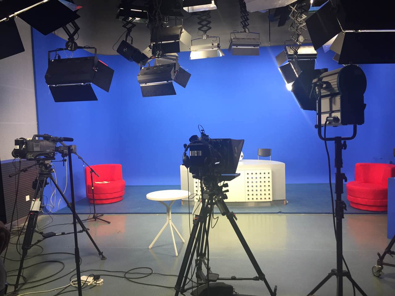 微電影拍攝的詳細(xì)過程是怎樣的?  微電影拍攝的詳細(xì)過程是怎樣的?