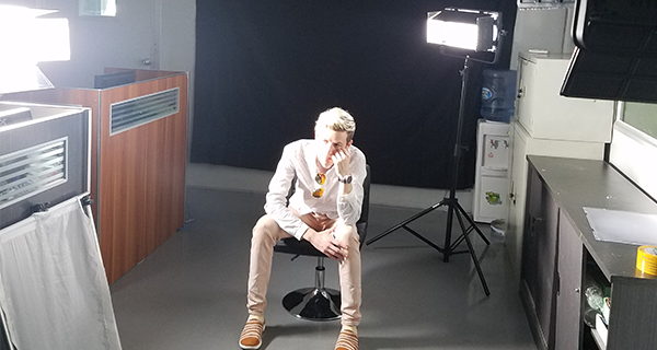 瓜子拍攝丨歐陸風(fēng)暴吹來,被拍攝的氣質(zhì)電暈 瓜子拍攝丨歐陸風(fēng)暴吹來,被拍攝的氣質(zhì)電暈